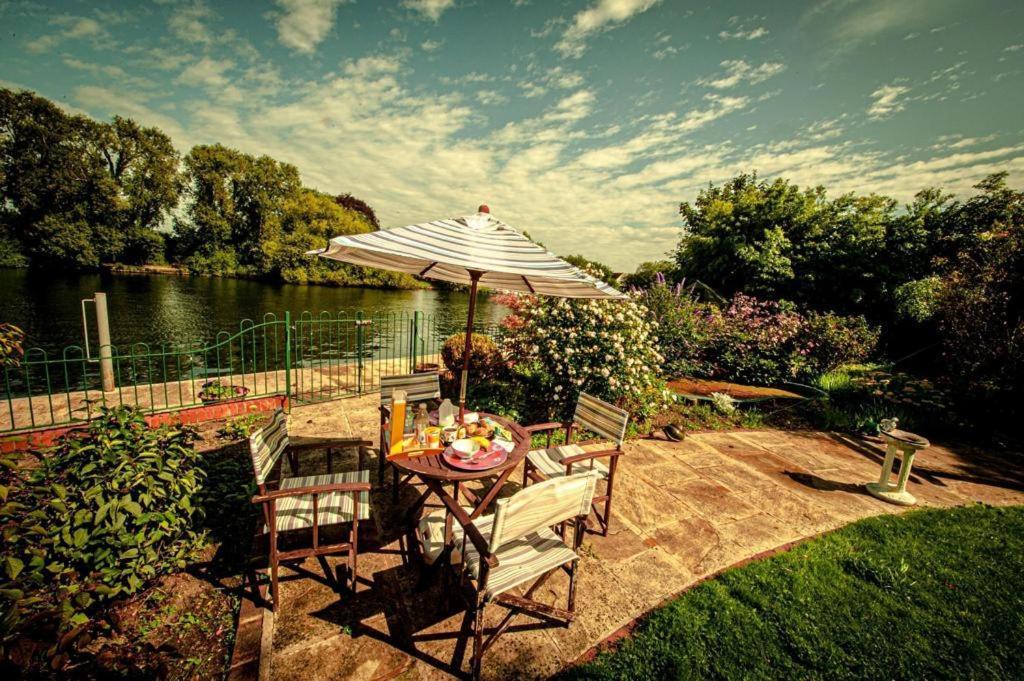 Serene Spacious Room Staines-upon-Thames Exterior foto